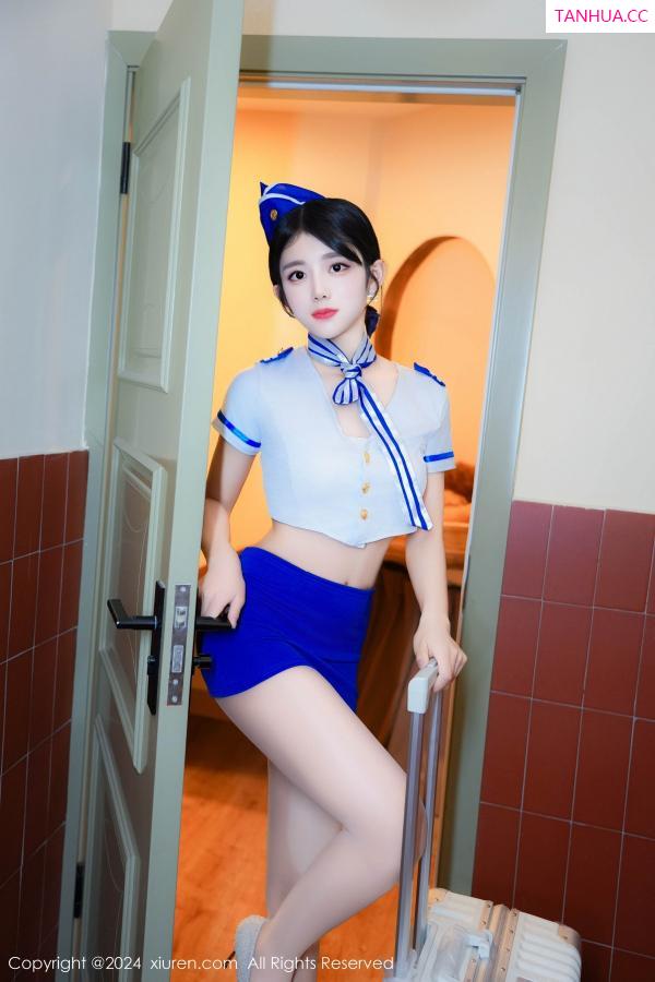 吴佩慈 吴佩慈 [XiuRen]高清写真图 2024.08.16 No.9023 美少女@ 美腿制服第22张图片